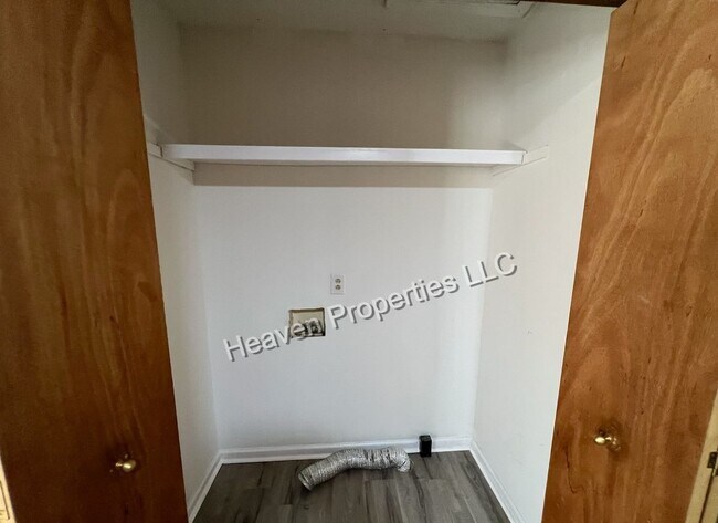 Photo - 519 Leonford St