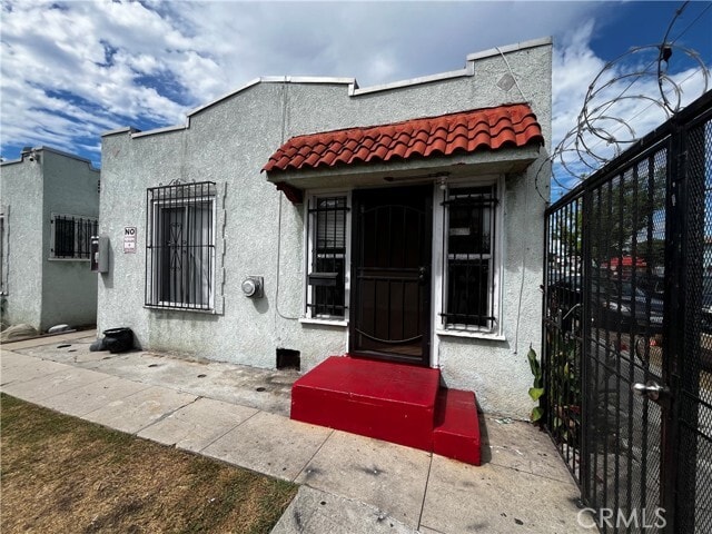 6325 S Figueroa St