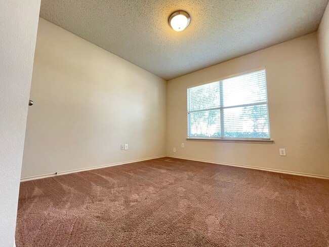 Photo - Keller ISD-5 BED, 4 BATH-AMAZING PRICE!