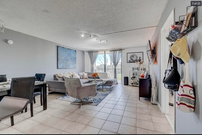Photo - 5570 NW 44th St Unidad 412A