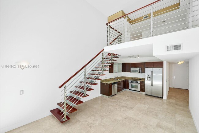 Photo - 41 SE 5th St Unidad 906