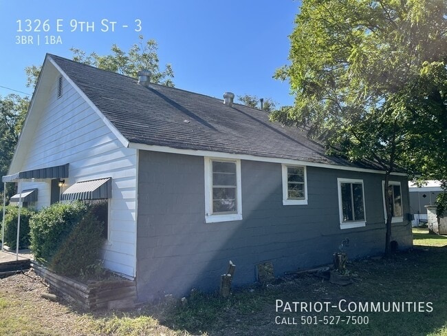 Photo - 1326 E 9th St