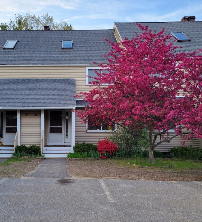 Building Photo - 162 Ayer Rd