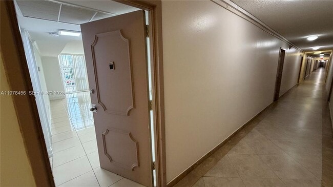 Photo - 200 172nd St Unit 304