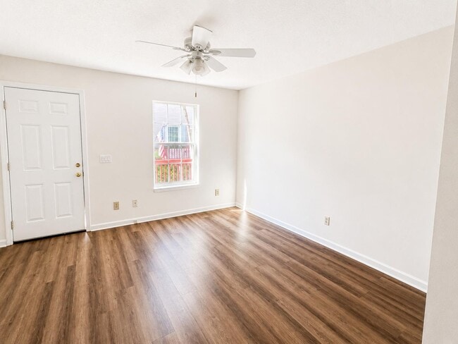 Photo - 3389 Northside Dr
