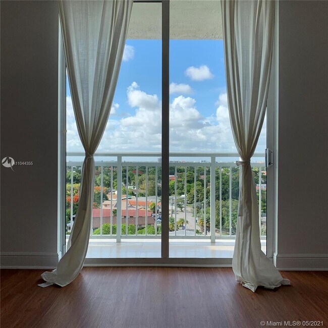 Photo - 3000 Coral Way Unit 817