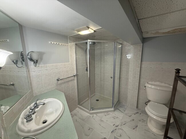 39 Dartmouth St Unit 1