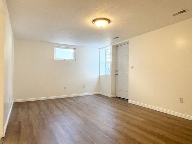 Photo - 2028 Sunnyside Ave S Unit B