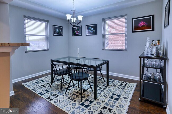 Photo - 4709 Jay St NE