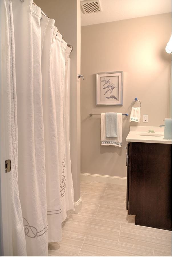 Master Bathroom (Model C)