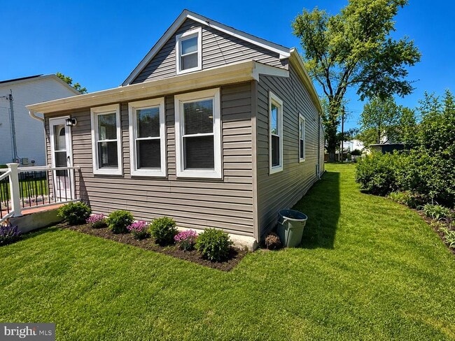 Photo - 383 Johnson Ave