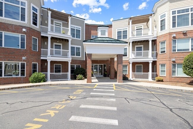Building Photo - 855 Main St Unit 305 Rental