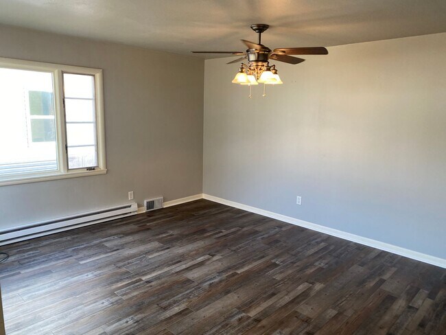 Photo - A must see!!! This spacious and newely upd...