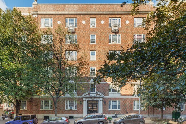 225 Lincoln Pl - 225 Lincoln Pl