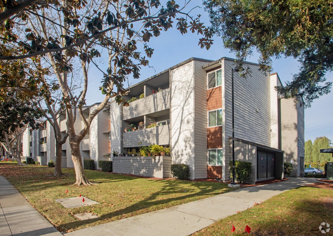 Photo - Shorebreeze II Apartments