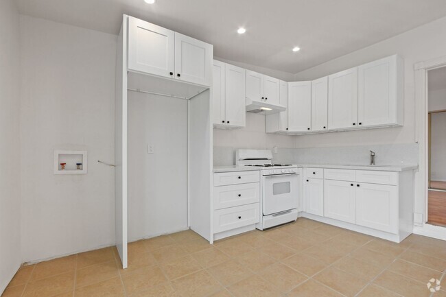 Building Photo - 9858 Park St Unit Guest House