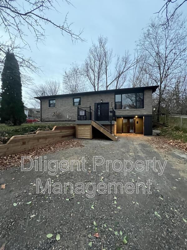 Photo - 438 Bellevue St