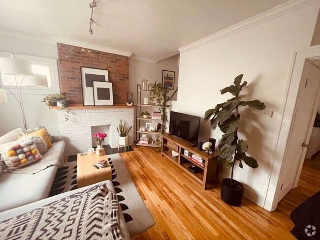 Building Photo - 267-271 E. Blenkner Unit 271 E. Blenkner Rental