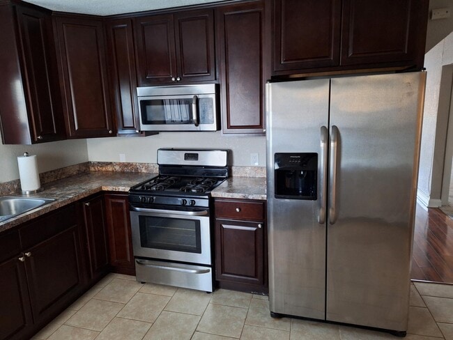 Photo - 1121 Elk Ave