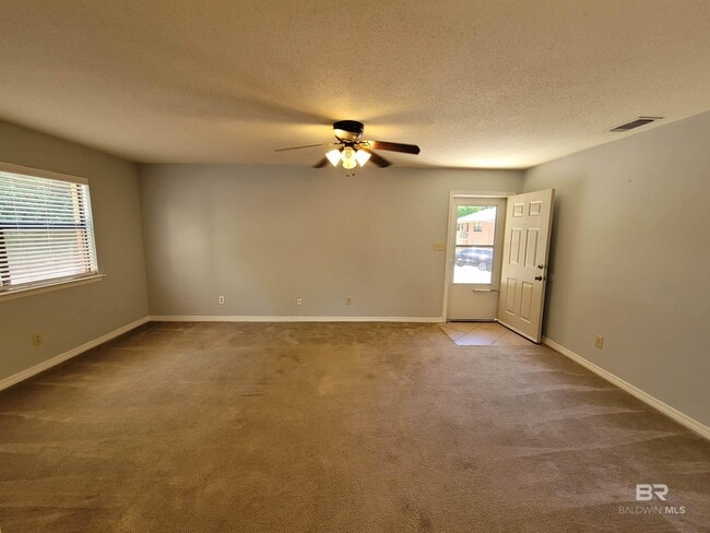 Photo - 512 Lake Forest Blvd