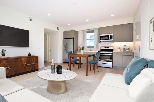 Building Photo - 110 Court St Unit 2