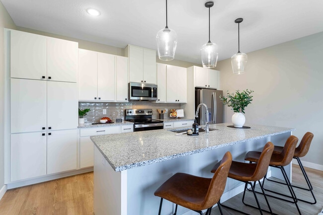 Building Photo - Summerwell Maple Grove