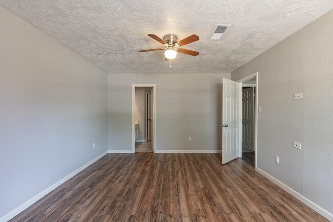 Photo - 2721 Carson Dr