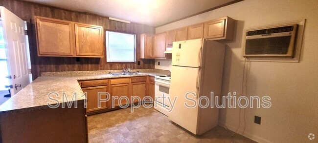 Building Photo - 1716 Green Oaks Dr SE Rental