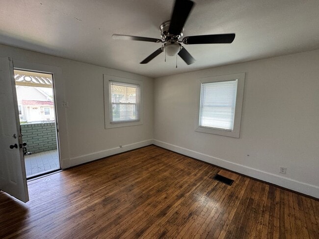 Photo - Near Westside 4 Bedroom 2 Bath