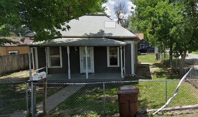 Photo - 820 N Custer St House