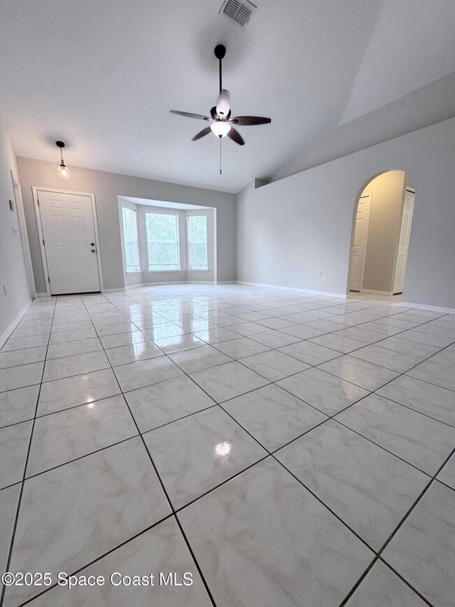 Photo - 1175 Nordic St NW