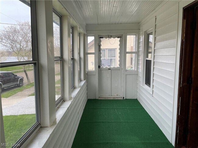 Photo - 530 Thelma Ave