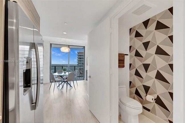 Photo - 121 NE 34th St Unit 2815