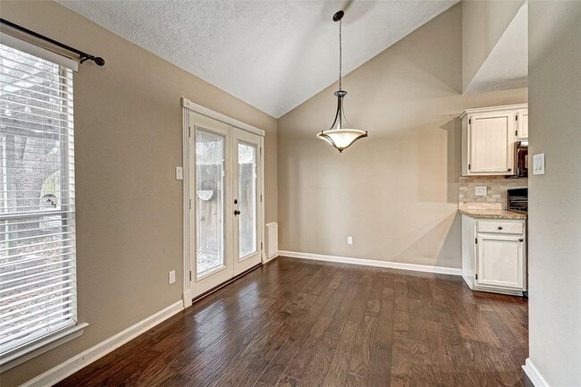 Photo - 3915 Stovepipe Ln