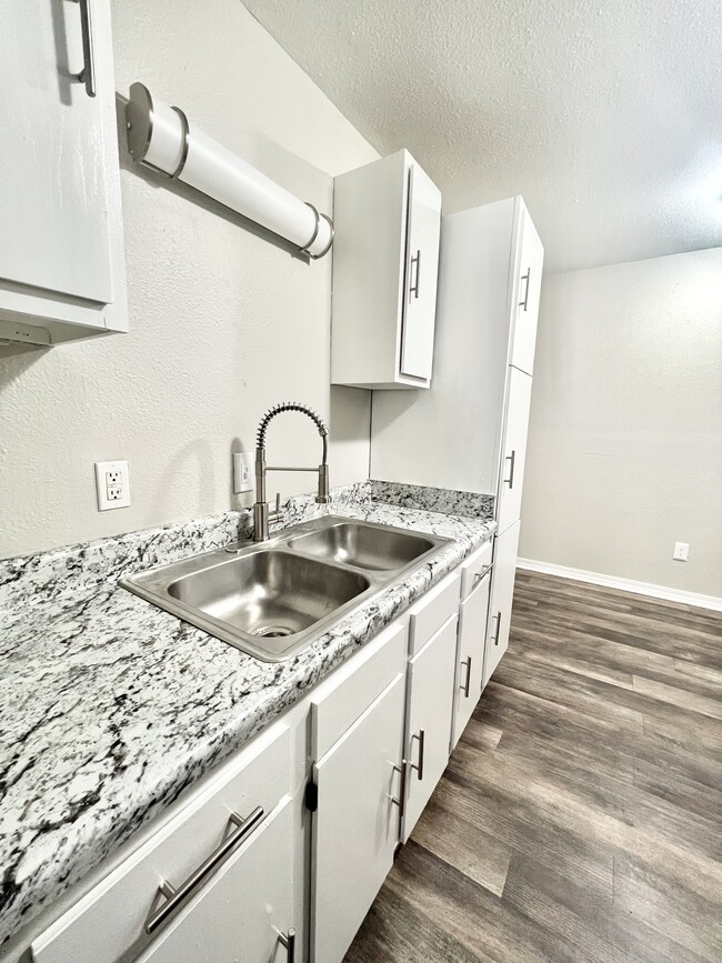 Photo - The Glenn Apartamentos