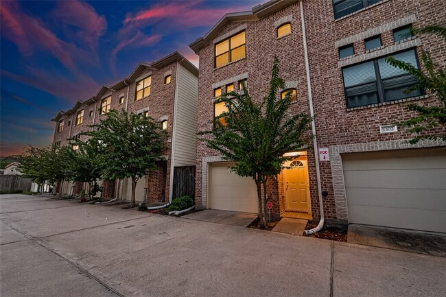 Photo - 2710 Hullsmith Dr