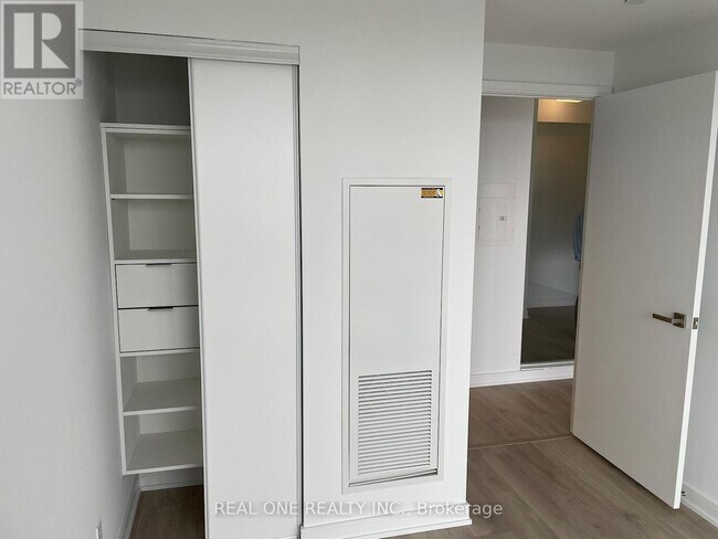 Photo - 3 Gloucester St Unit 3704