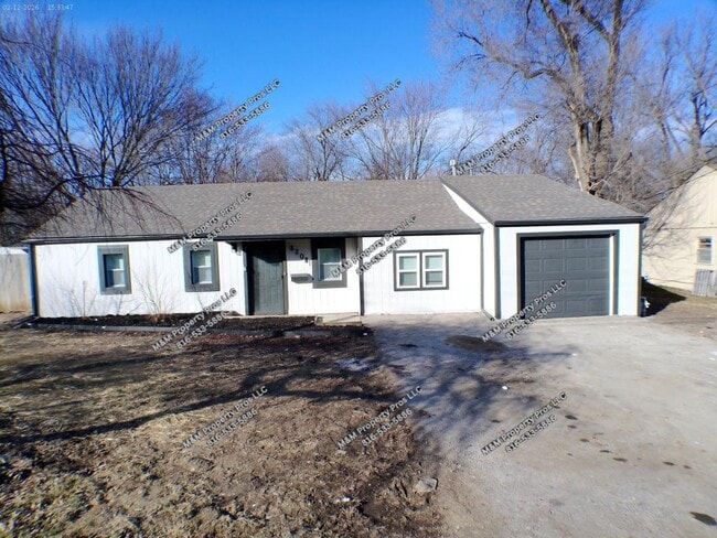 Photo - 8208 W 81st St