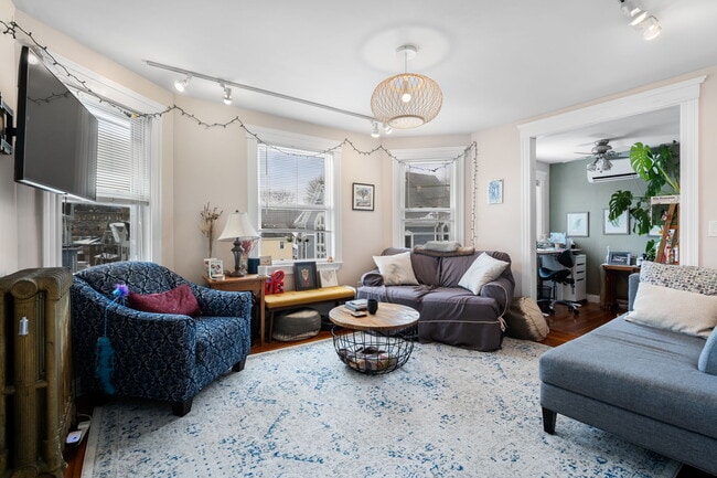 Photo - 61 Cummins Hwy Unit 3