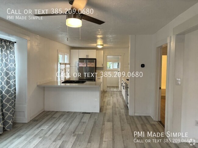 Building Photo - Charming 2 Bedroom Cottage in Nice Salt La... Rental