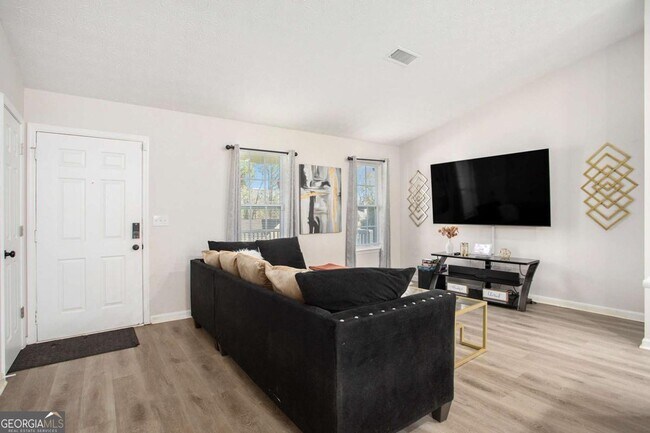 Photo - 5656 La Fleur Trail