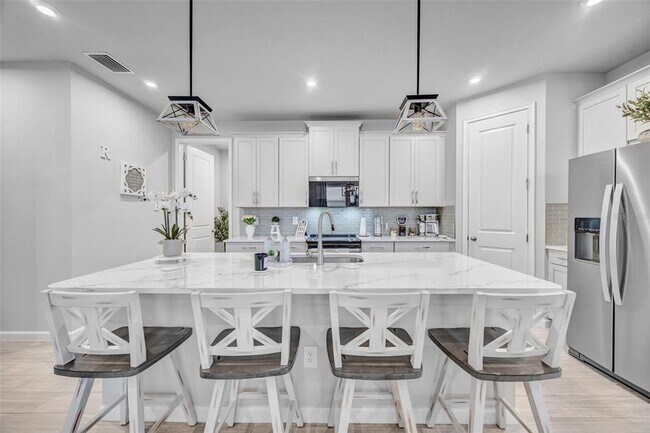 Photo - 5886 Timberdale Ave