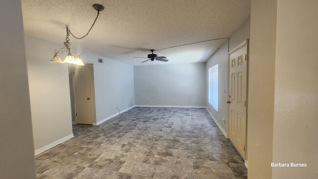 112 Lacosta Ln