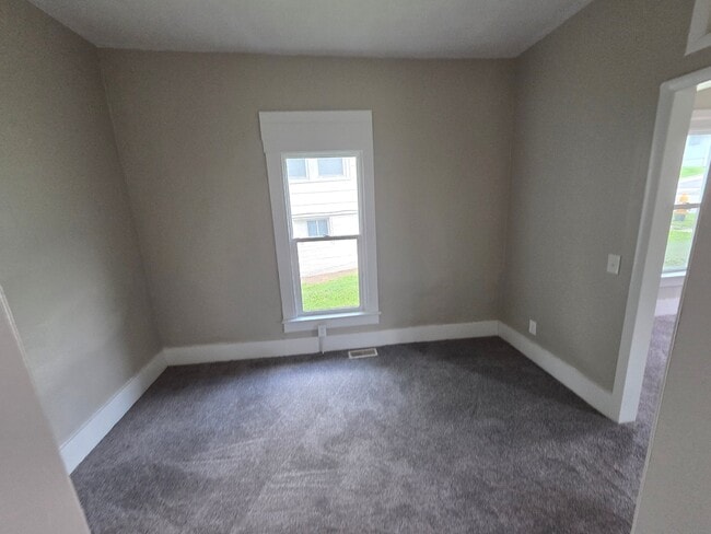 Photo - 1046 W Maple Ave