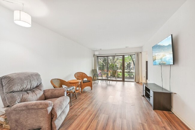 Check out this delightful 1 bed and 1 bath condo For Rent in a prime Fairfax location!