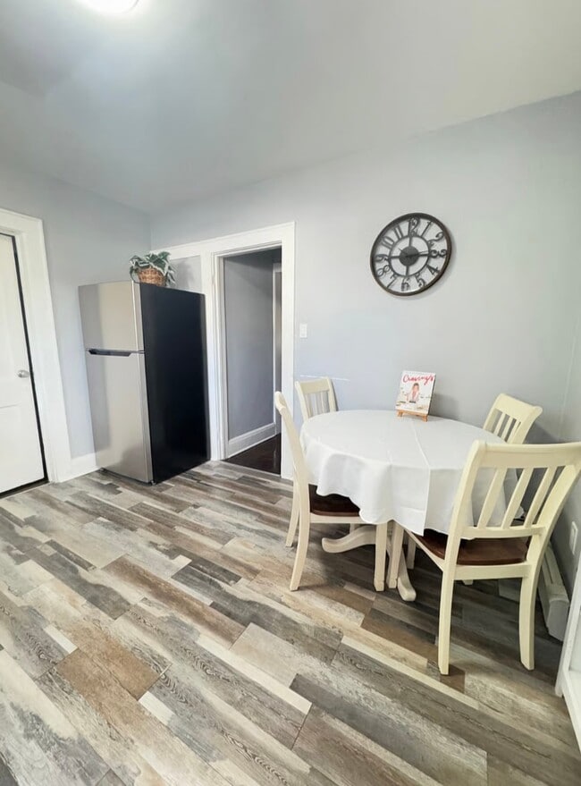 828 Plainfield Ave Unit A