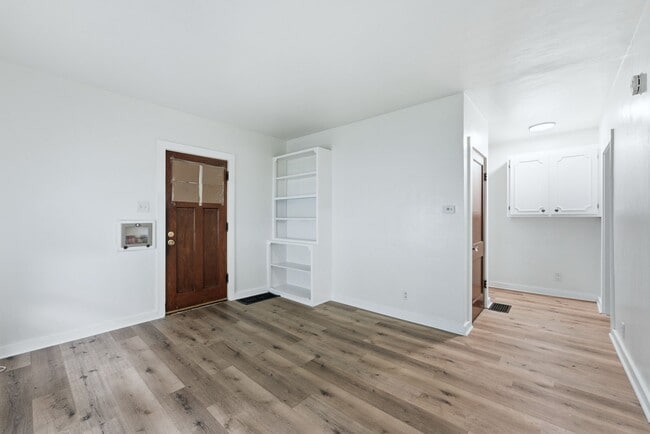Photo - 1728 High St