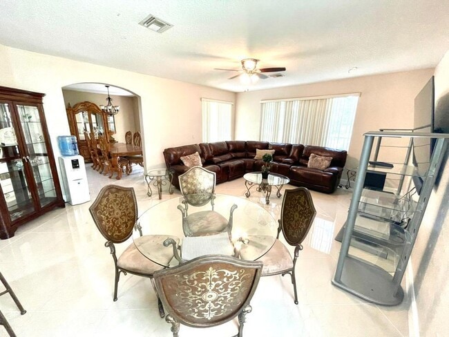 Photo - 10454 Galleria St