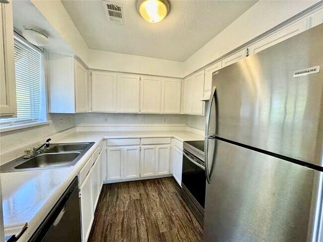 Photo - 1112 Holly St