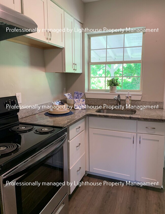 Photo - Bright 3 Bedroom Home With Open Layout And Storage Space